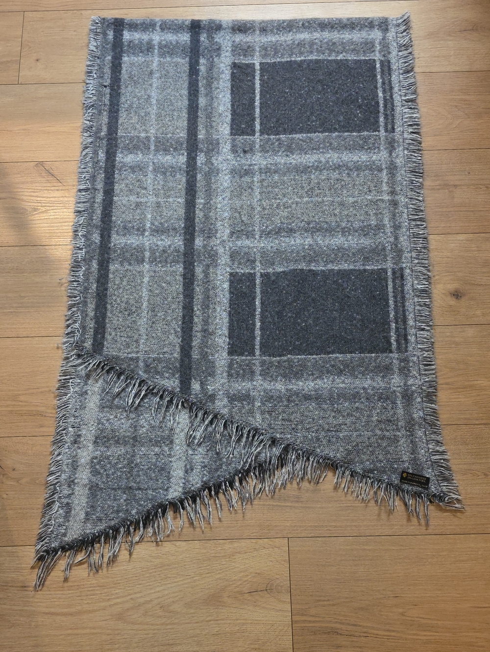 Gray Plaid 80% Cashmere Wool Wrap Scarf Made in Italy Fringe